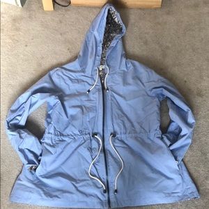 BEAUTIFUL SPRING RAIN COAT!